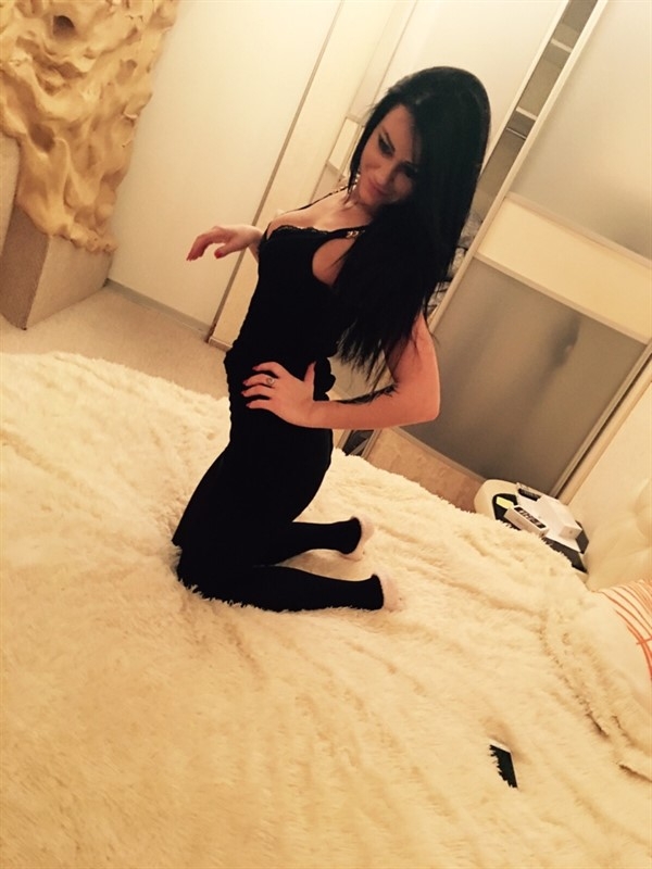 Молодая, дико страстная и сексуальная. Готова доставить тебе незабываемое удовольствие. Жду встречи с состоятельным джентльменом. Позволь себе немного разврата! 29492, 20 лет