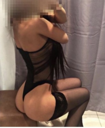 Живу в Москве 🌃 Я предлагаю незабываемые возможности для воплощения всех твоих самых сокровенных фантазий. С моей помощью ты сможешь окунуться в мир наслаждения и страсти. Мои услуги - искушение воплотить твои мечты в реальность, побаловать тебя массажем, подарить океан ласк и экстаза. У меня есть множество положительных отзывов, которые говорят о моей профессиональности и неповторимости. 😍 Ты можешь увидеть мои фото и ценить мою красоту. Не упускай возможность окунуться в мир наслаждения со мной! Оставь заявку и мы встретимся в Москве. 💋 4730, 19 лет